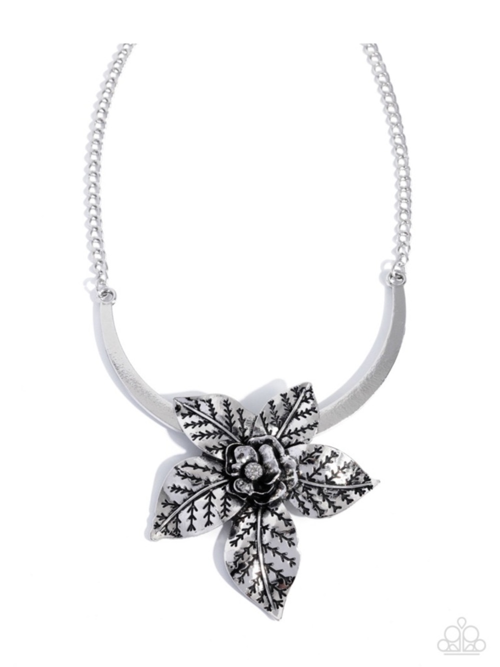 N-103 Paparazzi Silver Botanical Leaf Flower Necklace